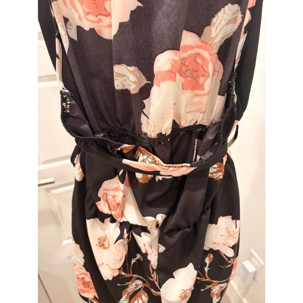 High Neck Floral Romper - Picture 6 of 6